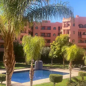 https://un-moderne-chic-appartement-vue-sur-piscine.marrakeshhotelsmorocco.com